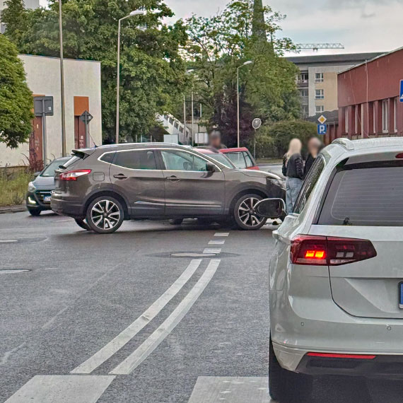 Kolizja dwch osobwek na ulicy Steyera. Sprawczyni zostaa pouczona