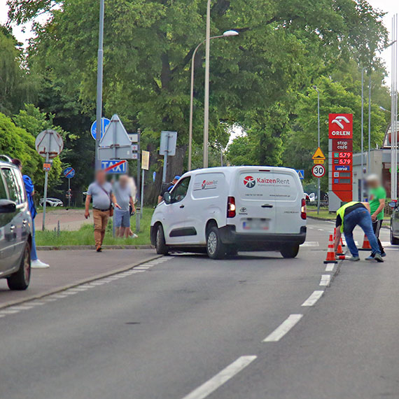 Zderzenie przy postoju taksówek. Kto zawinił? Czekamy na stanowisko policji