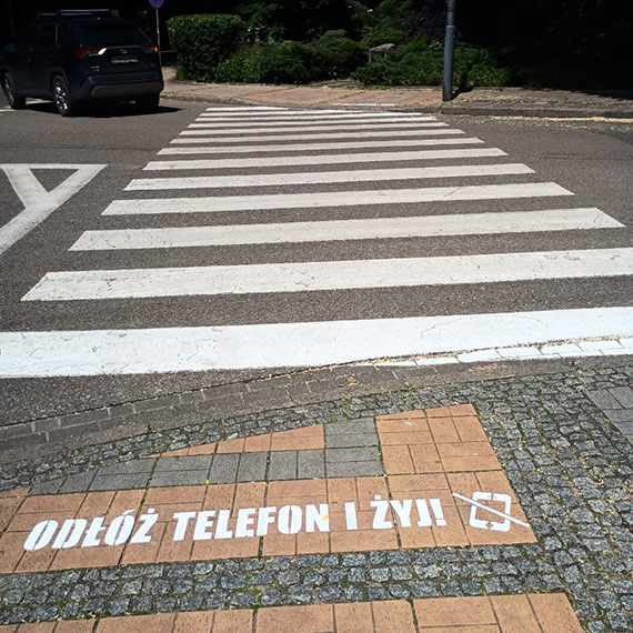 „Od telefon i yj” – winoujcie stawia na bezpieczestwo pieszych