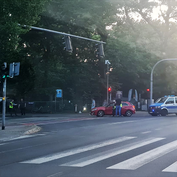 Potrącenie rowerzysty na przejeździe. Kierowca stracił prawo jazdy