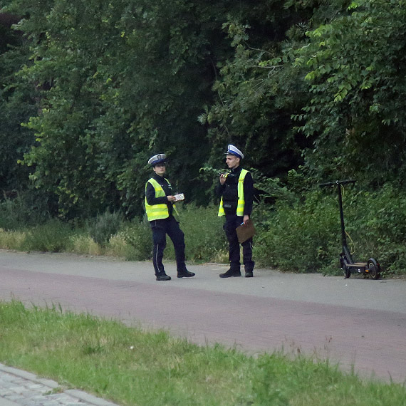 Upadek z hulajnogi w winoujciu. Mczyzna trafi do szpitala z urazem gowy