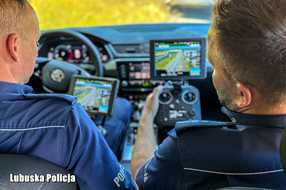 Dron nad S3 – policjanci patrolują wakacyjne szlaki i karzą kierowców ciężarówek