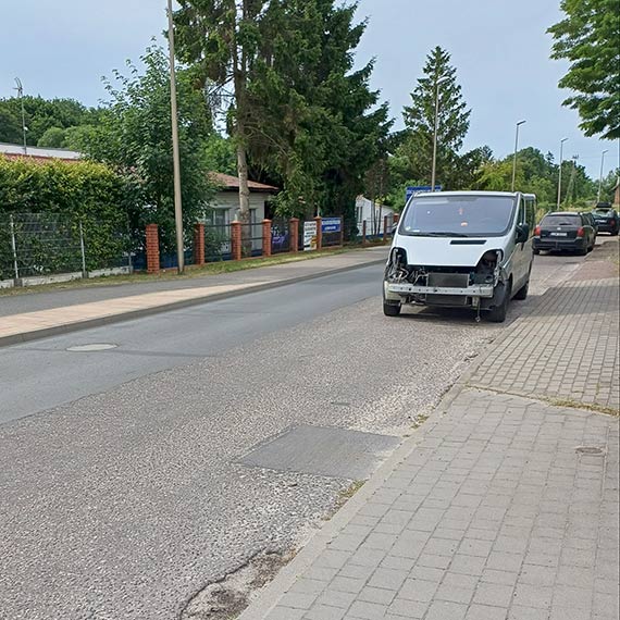 Porzucony wrak na Krzywej utrudnia ycie mieszkacom