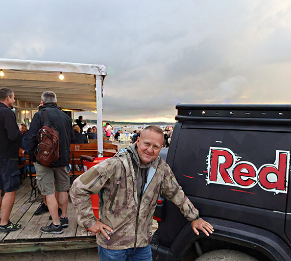 Bar „Piaskownica” gasi już nie tylko pragnienie ale i głód zabawy. W sobotę 12 lipca imprezie patronowała marka RedBull