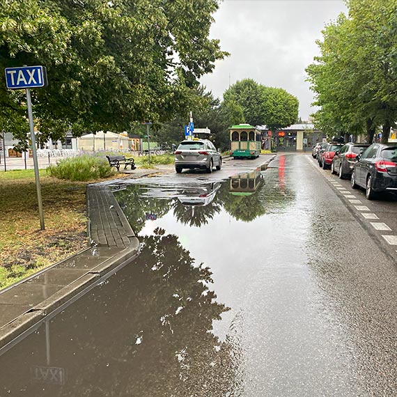 „Taxi Wash” na eromskiego. Darmowa kpiel podwozia w nadmorskim kurorcie