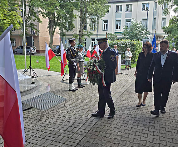 winoujcie uczcio 81. rocznic wybuchu Powstania Warszawskiego