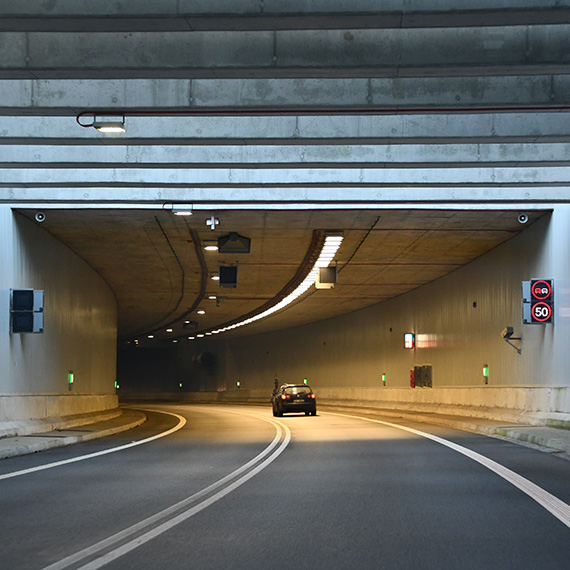 Zmiana terminu ogranicze ruchu w tunelu