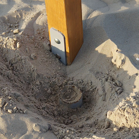 Świnoujście: Śmiertelna pułapka na plaży! Huśtawki mogą runąć w każdej chwili