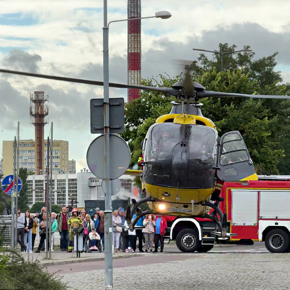 Świnoujście: Najpierw policja i straż pożarna, potem lądowanie LPR. Mężczyzna trafił do szpitala