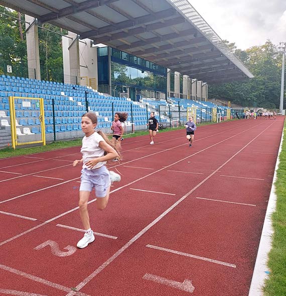 Czwartki Lekkoatletyczne – sportowa przygoda dla najmodszych