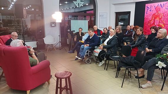FAMA to ludzie i miasto. Dyskusyjne spotkanie w galerii MS44 po wydaniu najnowszej ksiki Jarosawa Molendy