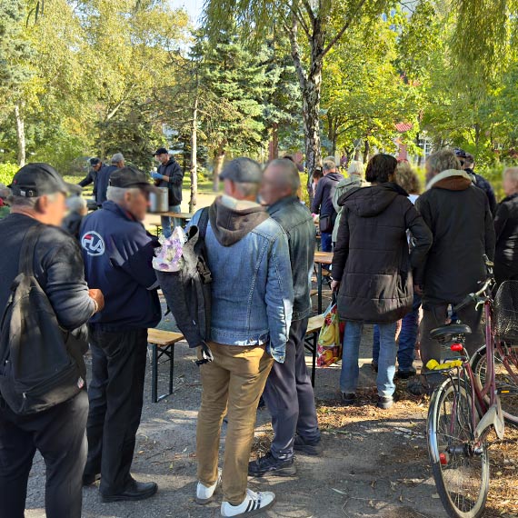 Trzy lata zupy dla potrzebujcych. Wolontariusze ze winoujcia pokazuj, e dobro ma smak. Zobacz film!