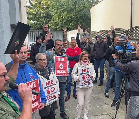 Protest mieszkacw: Nie zamykajcie punktu krwiodawstwa w winoujciu. Zobacz film!