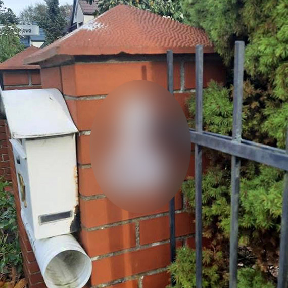 Wandale „podziękowali” za brak cukierków? Halloweenowy wybryk na osiedlu Legionów