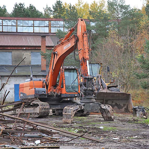 Rozpoczęło się wyburzanie budynku przy Karsiborskiej. Tu powstanie nowa Komenda Policji