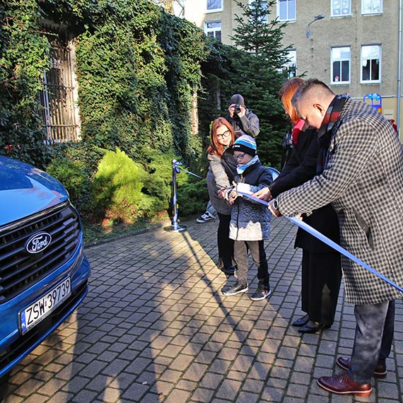 Nowy bus hybrydowy trafi do SOSW. Zobacz film!