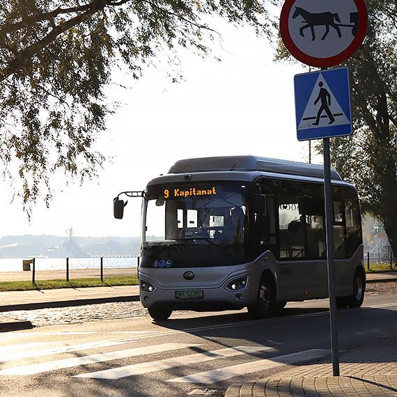 Nowoczesny, cichy i ekologiczny. Elektryczny autobus testowo wozi pasaerw po winoujciu