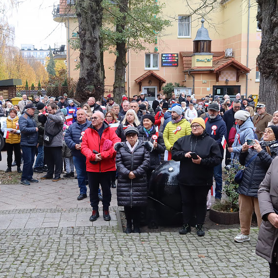 Z kocioa w witecznym pochodzie. winoujcie rozpoczo obchody wita Niepodlegoci modlitw i marszem