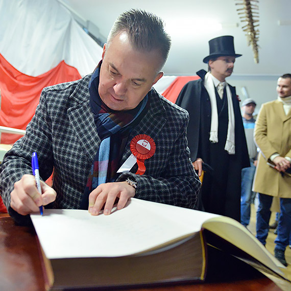 Szabla Paderewskiego i bezcenne pamitki. Muzeum Rybowstwa otworzyo wyjtkow wystaw