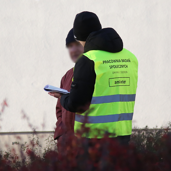 Terminal kontenerowy. Po konferencjach - natychmiastowa akcja ankieterw. Zbieno przypadkowa czy element szerszej strategii?