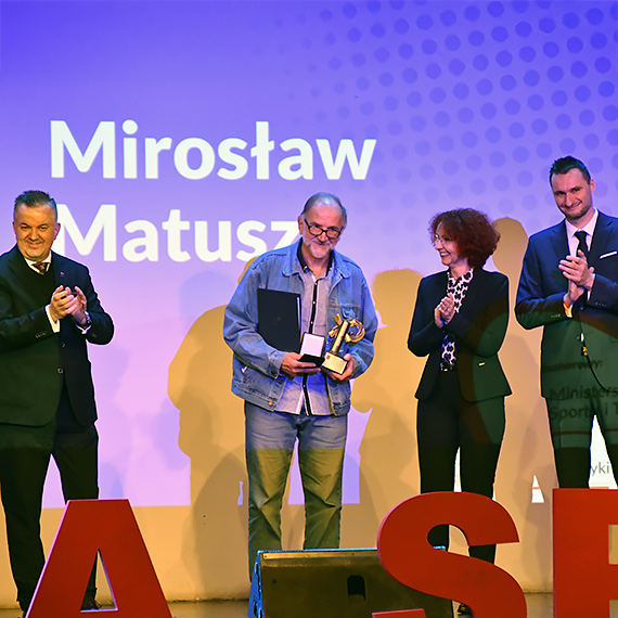 I Gala Sportu w winoujciu - uhonorowano zawodnikw, trenerw i dziaaczy