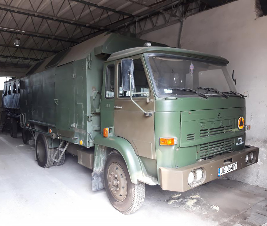 Autobusy i honkery na sprzedaż – szczeciński oddział AMW wietrzy wojskowe magazyny [1]