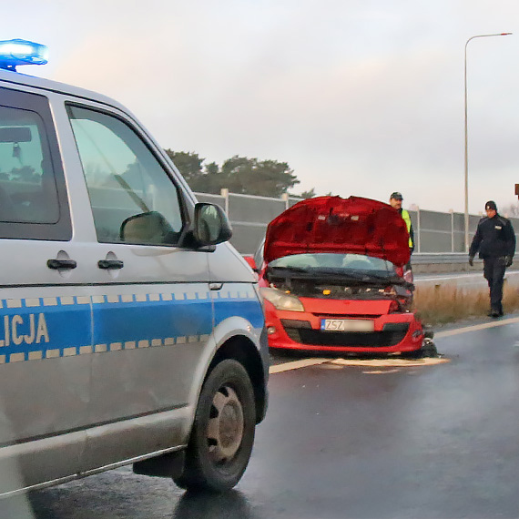 Dramatyczna pomyłka na S3 przed Świnoujściem. 31-latek wjechał pod prąd i zderzył się z oplem [3]