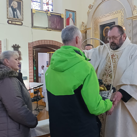 Zakończenie rekolekcji w świnoujskim sanktuarium w muzycznej oprawie parafialnej scholi [3]