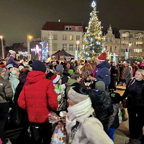 Świnoujskie Mikołajki 2025. Rozświetlamy choinkę na Placu Wolności!