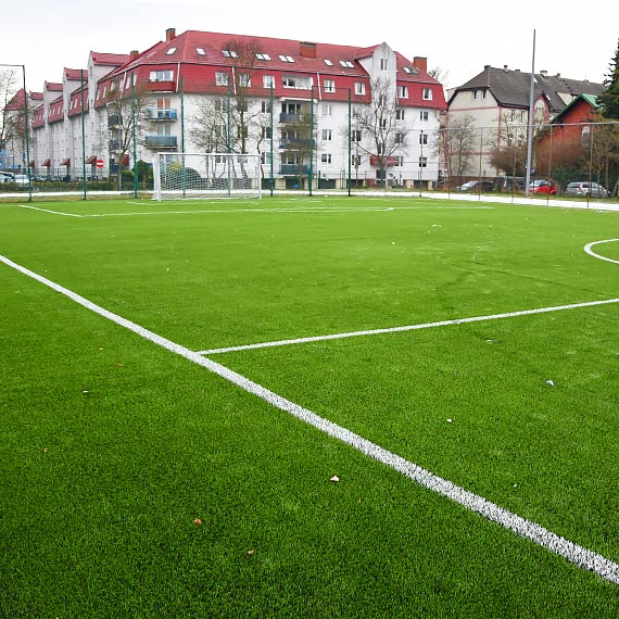 Orlik z now nawierzchni ju oddany do uytku