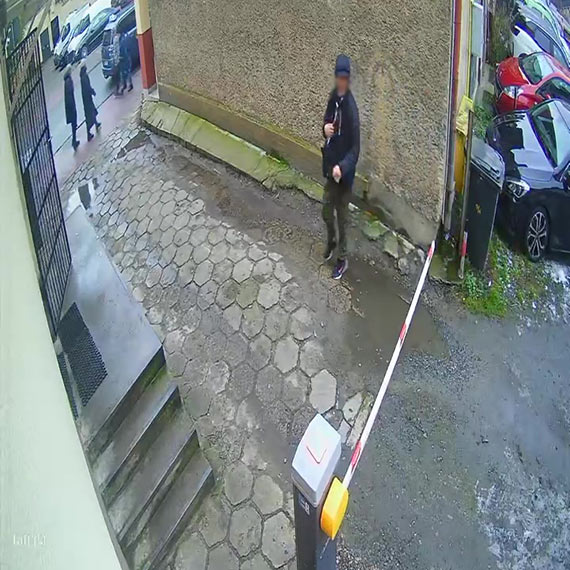 Gdy samochody trac twarz. Historia logotypw zrywanych w centrum winoujcia