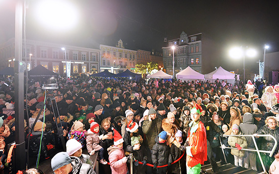 Mikoajki, e ho-ho-ho! winoujcie oficjalnie zainaugurowao boonarodzeniowe witowanie. Zobacz film!