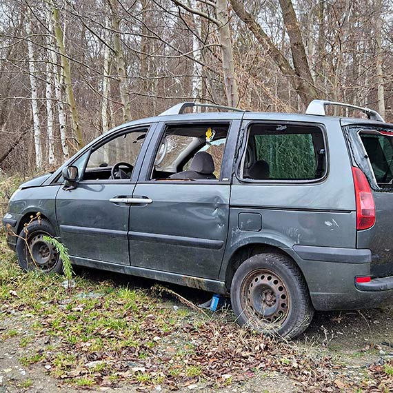 Wraki znikaj� z ulic. Stra� Miejska w �winouj�ciu odholowa�a ju� 29 pojazd�w