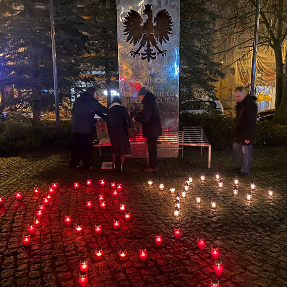 „Zabrano wolność, zostawiono strach”. Mieszkańcy Świnoujścia uczcili rocznicę stanu wojennego