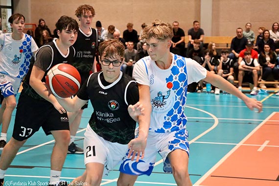 Nasi m³odzi koszykarze nie do zatrzymania! Trzecia wygrana The Sailors ¦winouj¶cie U16