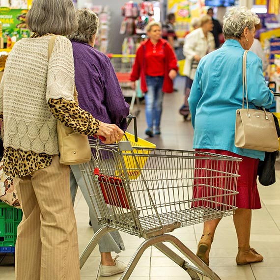 Polacy tradycyjnie zrobi� �wi�teczne zakupy na ostatni� chwil�. Przed Wigili� sklepy znowu prze�yj� obl�enie