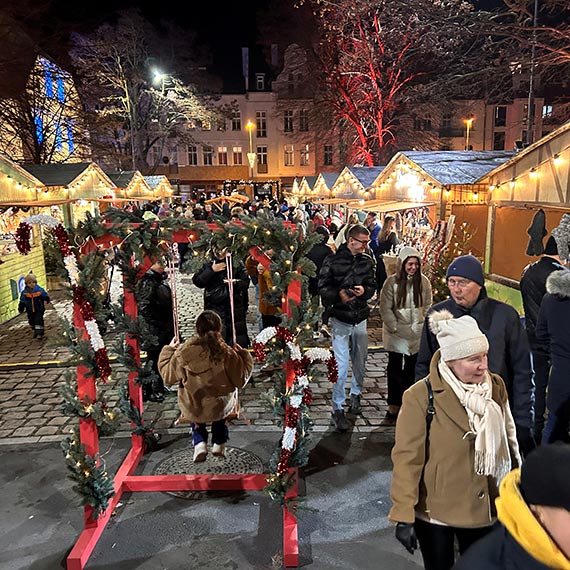 Fina� jarmarku na Placu Rybaka. W sobot� zagraj� Brathanki