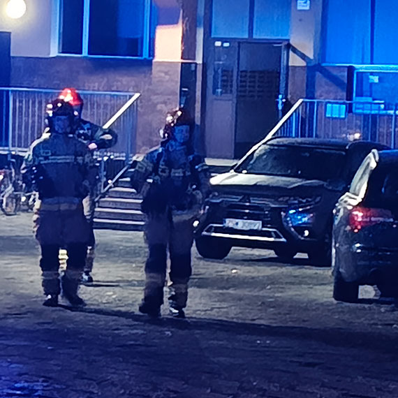 Mieszka�cy wyczuli spalenizn�. Pe�na mobilizacja s�u�b