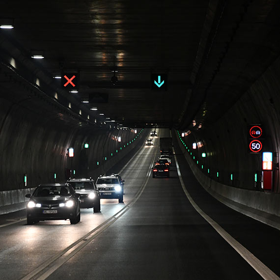 Nocne utrudnienia w tunelu. B�dzie ruch wahad�owy i czasowe zamkni�cie