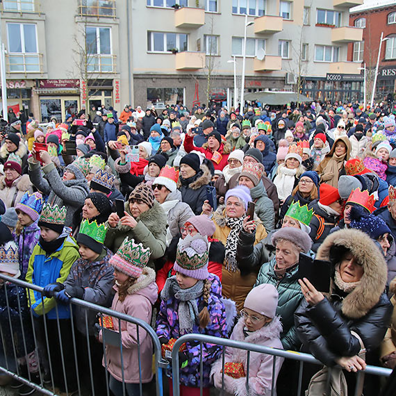 �winouj�cie przyj�o Trzech Kr�li po kr�lewsku. Zobacz film!