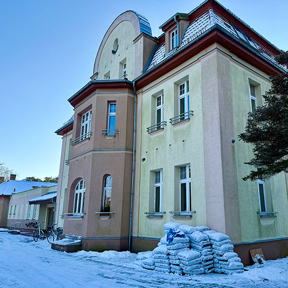 Mr�z nie wybacza. Ogrzewalnia czynna ca�� dob�. Reagujmy