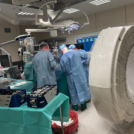 Pierwsza operacja z O-ARM-em