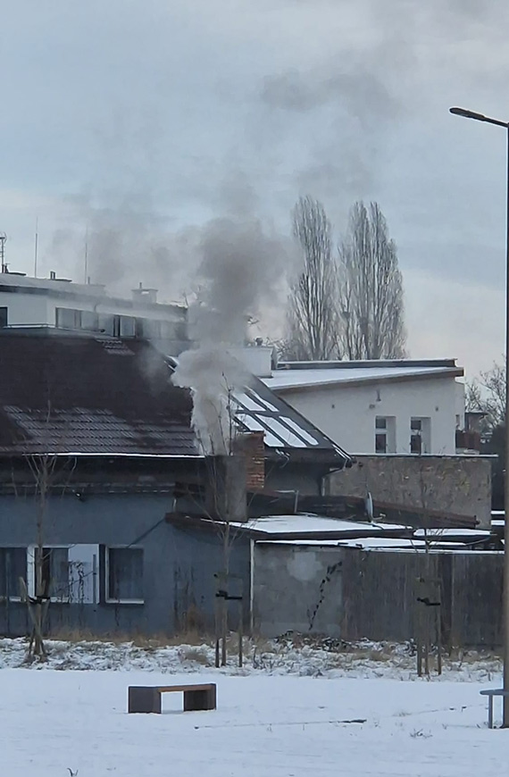 Tak wita �winouj�cie. Zdj�cie z poci�gu i pytanie, kt�rego nie da si� zignorowa�