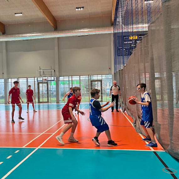Igrzyska dzieci w pi�ce koszykowej ch�opc�w