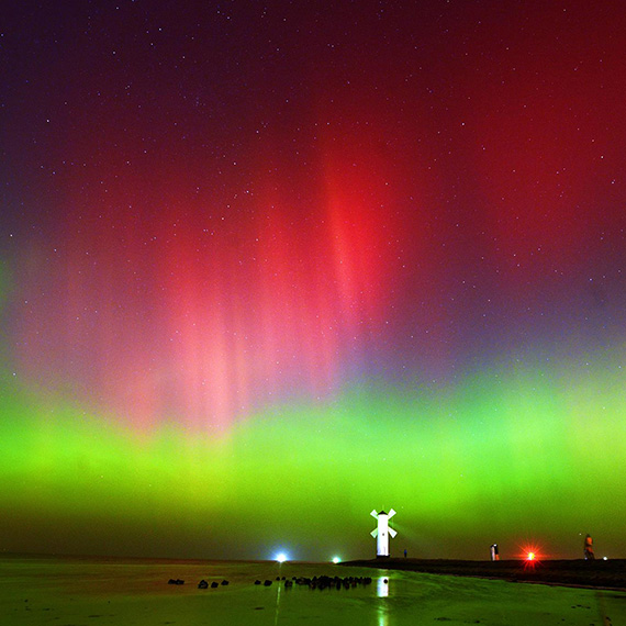 Spektakularna zorza polarna nad �winouj�ciem, kolorowy pokaz energii S�o�ca i jak samodzielnie uchwyci� to na zdj�ciu