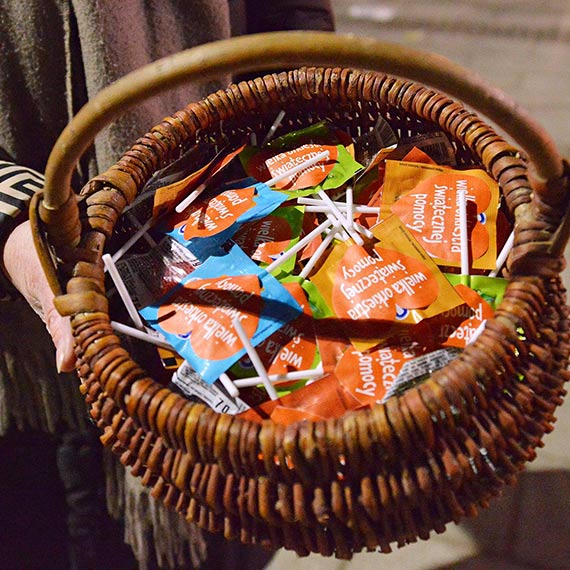 ¦winouj¶cie robi swoje. We wtorek zap³onê³o serce WO¦P na Placu Wolno¶ci