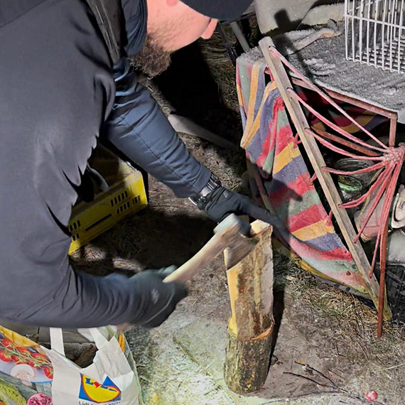 Zgłoszenie bez przestępstwa. Policjanci ze Świnoujścia ogrzali ludzką tragedię