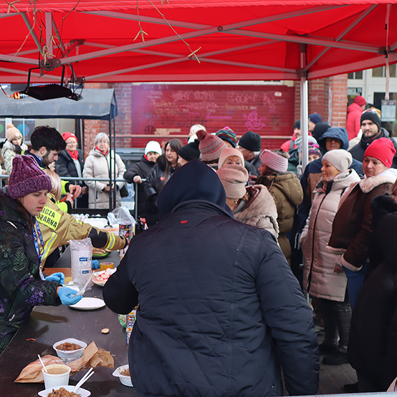 Mieszka�cy oczarowani skal� wydarze�! Tak pulsuje �winoujskie serce WO�P w fina�ow� niedziel�