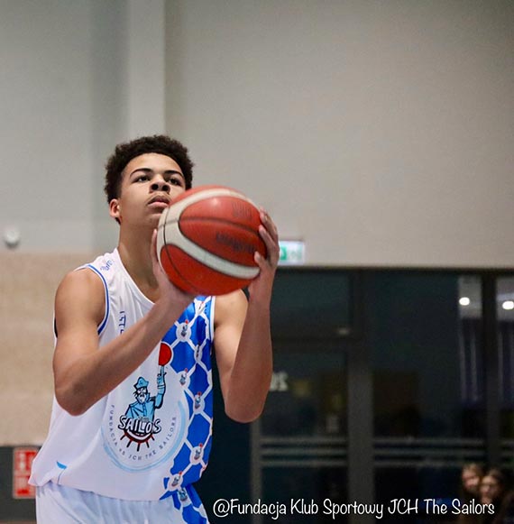 Koszykarski weekend w Świnoujściu. Wygrana U19 i pierwsza porażka U16
