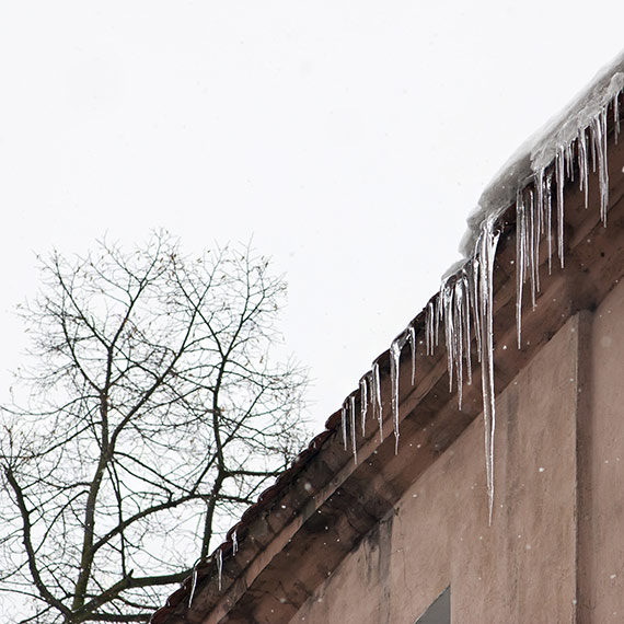 Przypomnienie o obowi�zku usuwania sopli